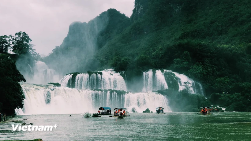 Cảnh đẹp như tranh ở Thác Bản Giốc. (Nguồn: Vietnam+)