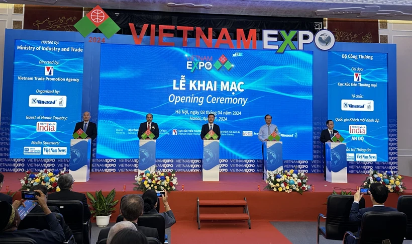 Các đại biểu tại Lễ khai mạc hội chợ thương mại quốc tế Vietnam Expo 2024 sáng 3/4, tại Hà Nội. (Ảnh: Xuân Quảng/Vietnam+)