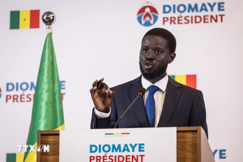 Ông Bassirou Diomaye Faye phát biểu tại cuộc họp báo ở Dakar, Senegal, ngày 25/3/2024. Ảnh: AFP/TTXVN
