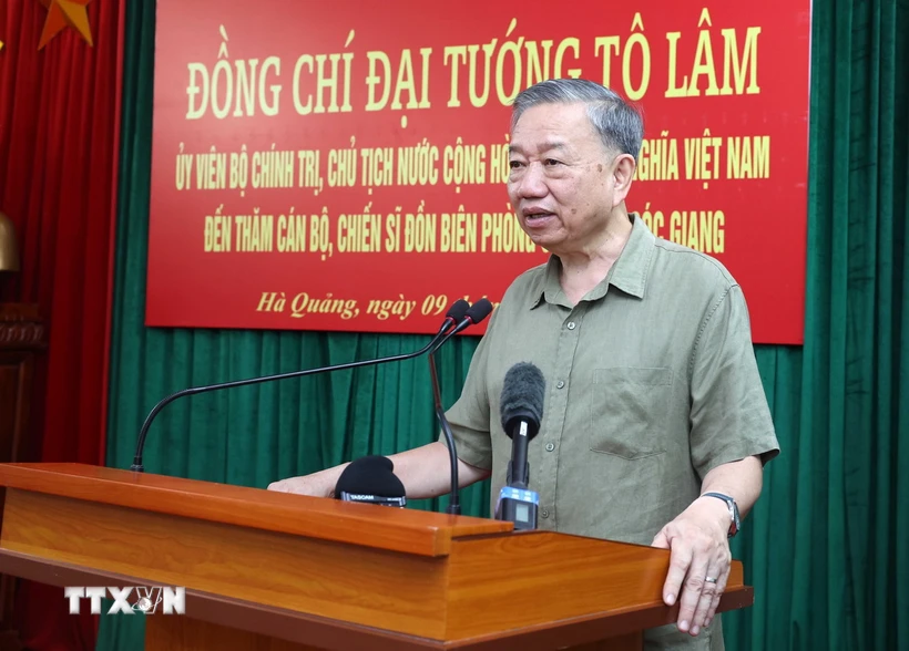 Chủ tịch nước Tô Lâm phát biểu động viên cán bộ, chiến sỹ Đồn Biên phòng cửa khẩu Sóc Giang. (Ảnh: Nhan Sáng/TTXVN)
