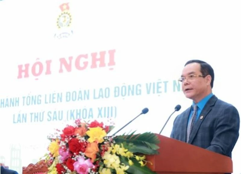 Chủ tịch Tổng Liên đoàn Lao động Việt Nam Nguyễn Đình Khang phát động thi đua năm 2025. (Nguồn: Báo Lao động)