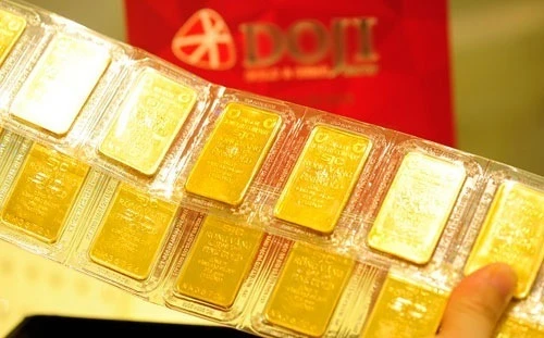 Ngân hàng Nhà nước chuẩn bị đấu thầu vàng miếng sau gần 11 năm tạm ngưng. (Ảnh: Vietnam+)